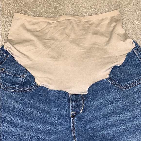 Bermuda style jean shorts - Picture 2 of 5